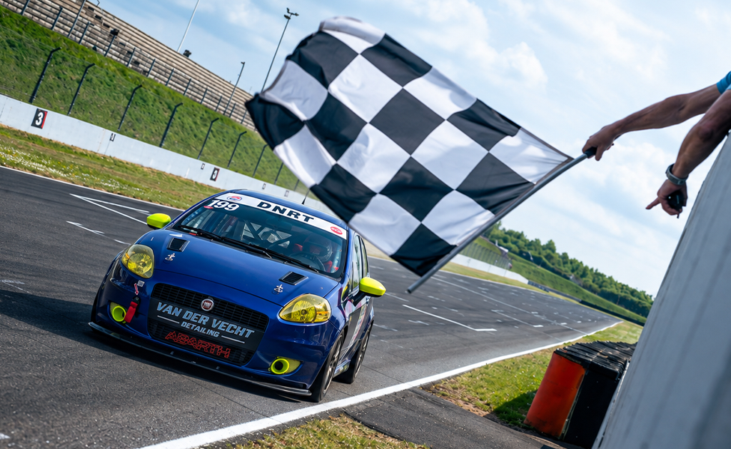 over het raceseizoen van der vecht autosport